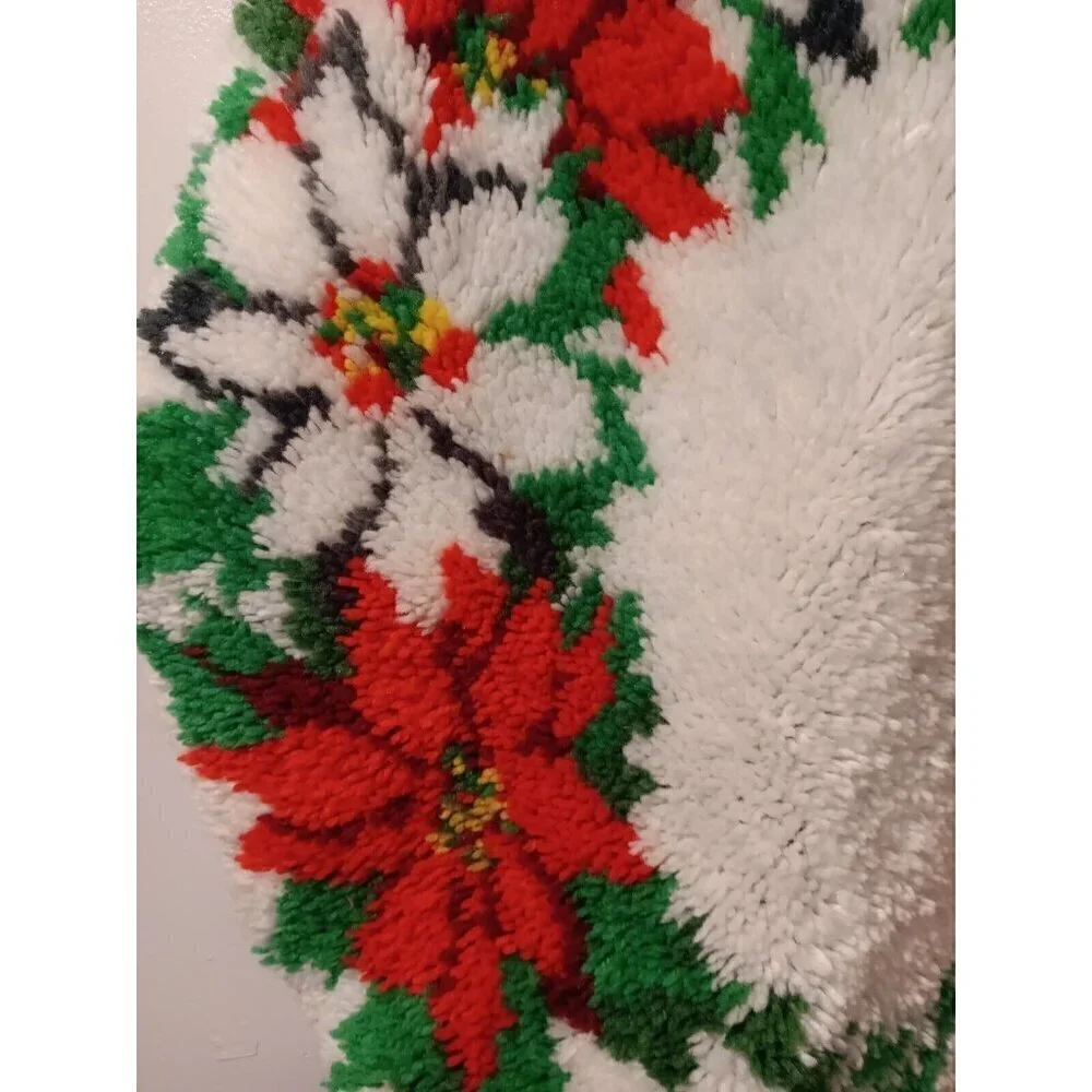 Vintage 70s Poinsetta Latch Hook Handmade Christmas Tree Skirt See Pics